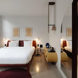 **** Hotel Conscious Museum Square Nederland